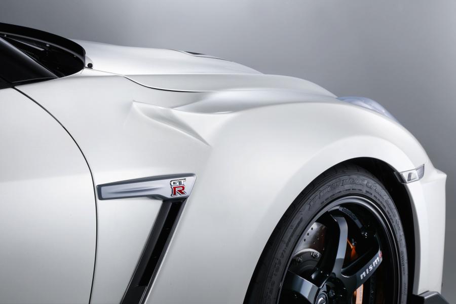 Детали экстерьера Nissan GT-R Nismo N Attack Package 2017 года  (фото 6 из 10)